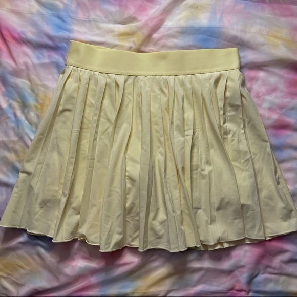 Aritzia Skirts Aritzia Tna Pleated Tennis Skirt With Shorts